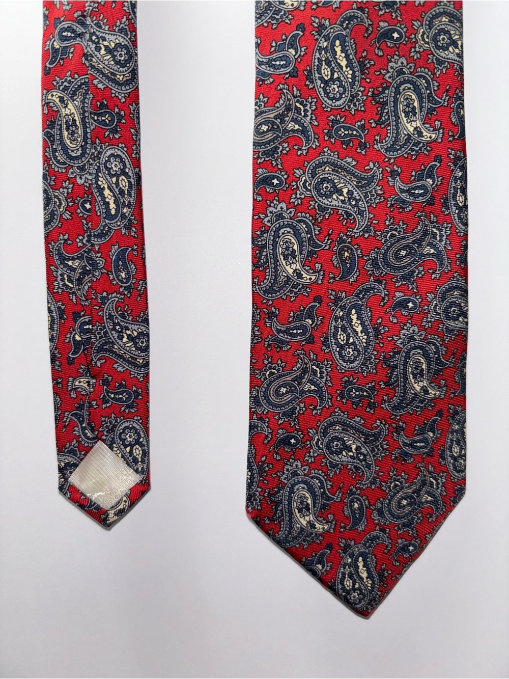 Christian Dior Vintage Men’s Designer Necktie All Silk Paisley Woven In Italy
